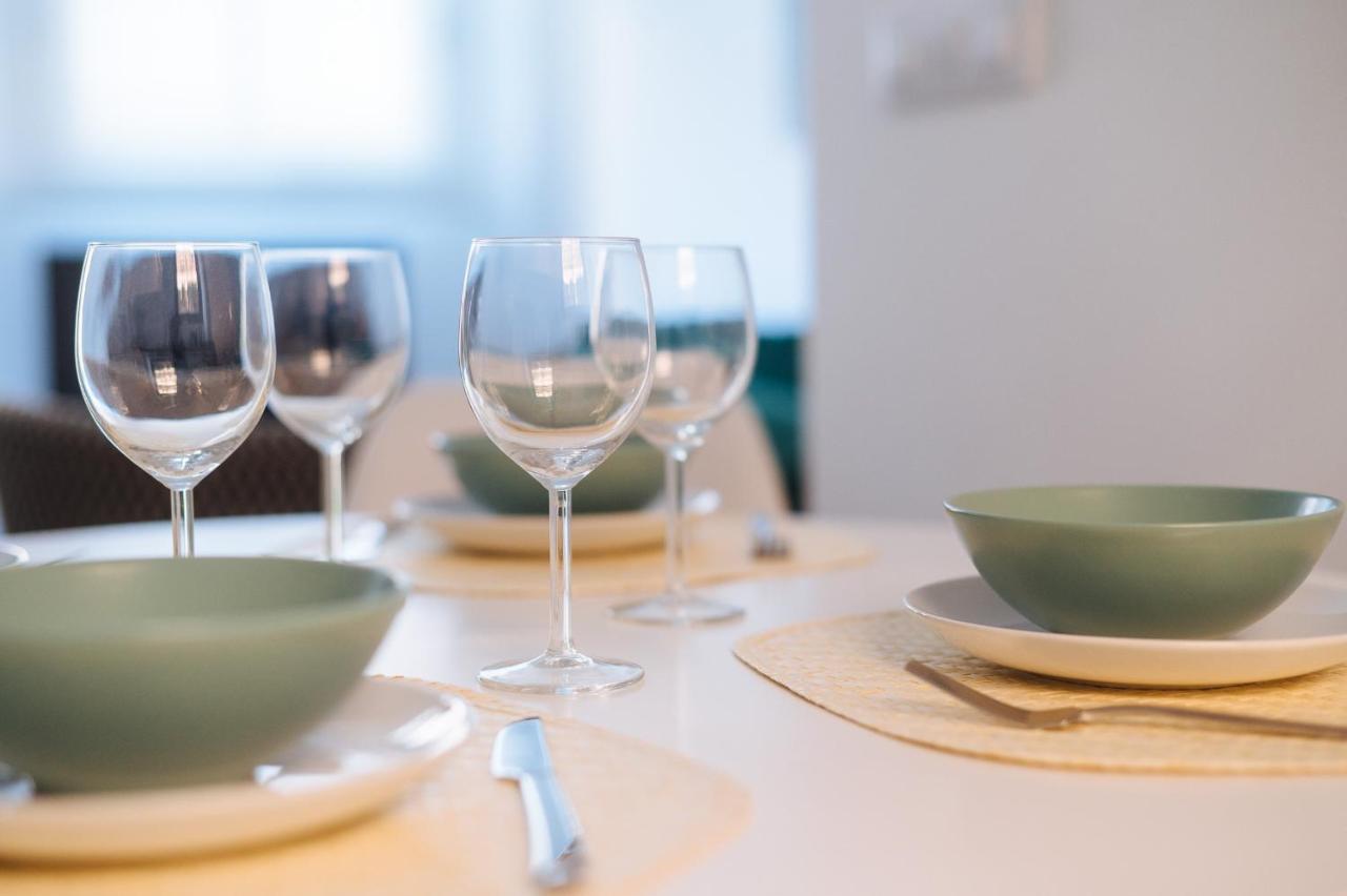 Urban Pulses Nervion Apartman Sevilla Kültér fotó